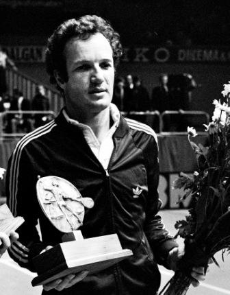 Tom Okker - Eerste Winnaar ABN AMRO World Tennis Tournament